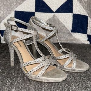 Silver 4 in Strappy Gianni Bini Heels